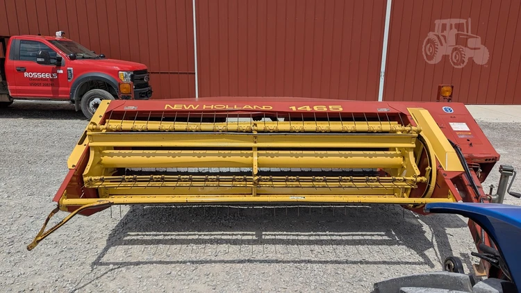 Used NEW HOLLAND 1465 Windrowers/Swathers | Rosseel's Equipment Inc #720711
