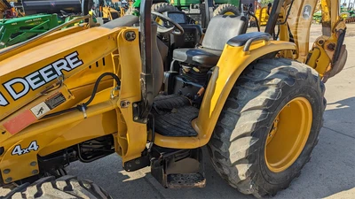 USED 2004 DEERE 110