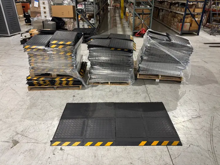 Used 2ND SHIFT LOT OF 400 FLOOR TILES, COMBINATION OF CENTERS AND EDGE PIECES. Centers | Maverick Industrial Sales #1111150