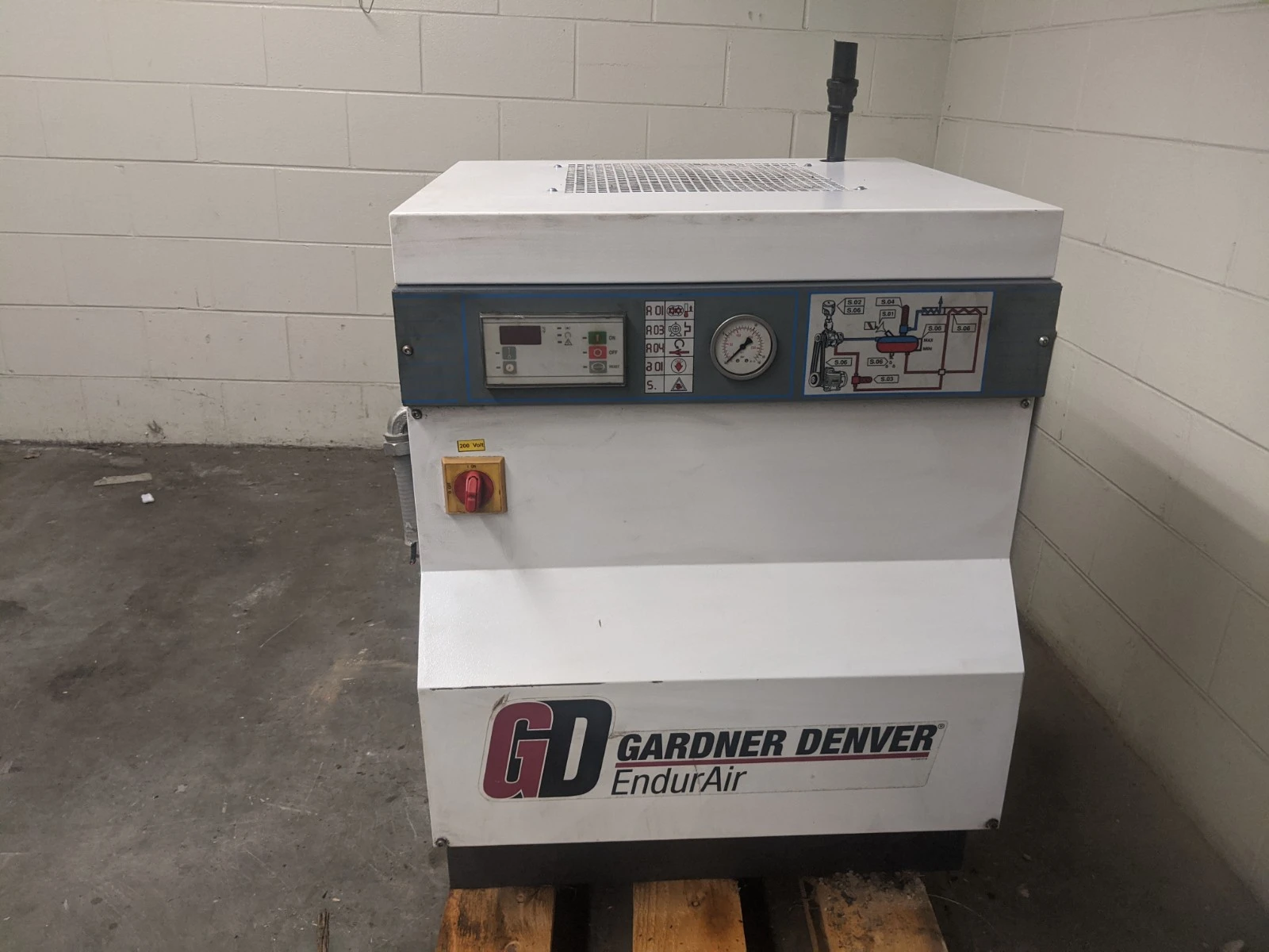 Gardner Denver ELA99A EndurAir 10hp, 200v, 60Hz, 27.5fla Air Com