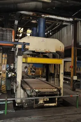 USED VALETTE PANEL PRESS 410 TON