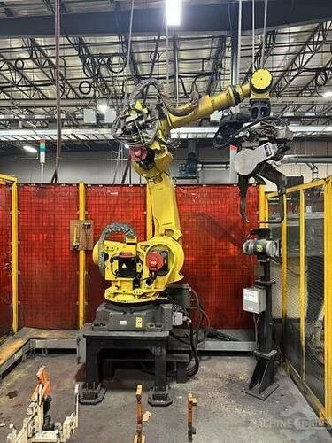 USED 2014 FANUC R-2000IB/165F