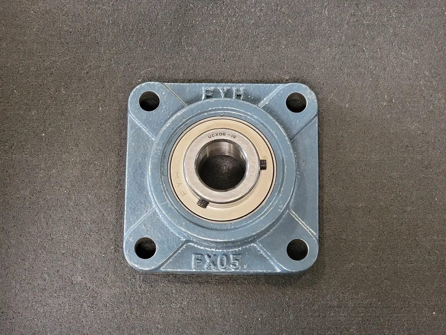 NEW FYH UCFX05-100D1