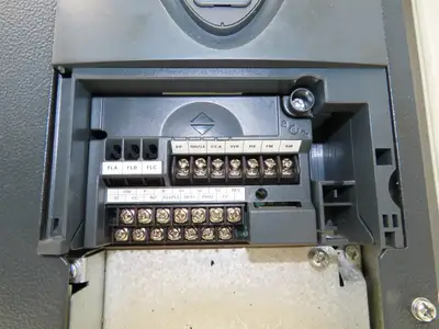 Toshiba VFAS1-2185PM AC VFD Inverter Drive 3PH 200-240V 77A 29kVA 18.5kW 25Hp