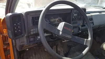 USED 2000 GMC C8500 TANDEM AXLE BED TRUCK