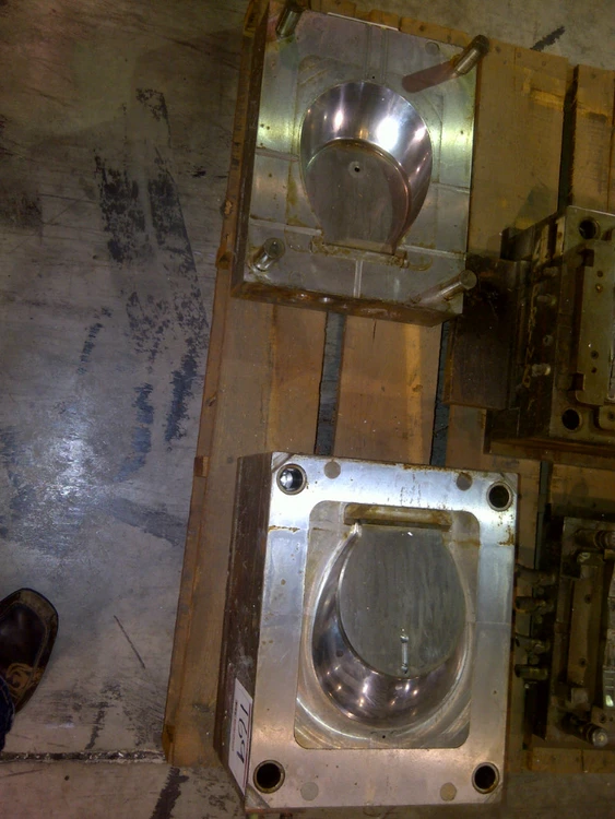 Used OSCO _UNKNOWN_ Injection Molding Parts Georgia US | Zag Equipment #890643