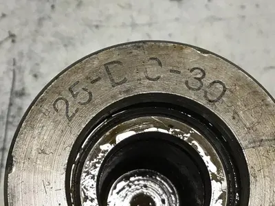 USED VICKERS 25-D10-30