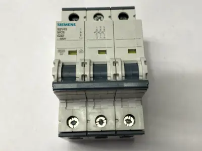 USED SIEMENS MINIATURE CIRCUIT BREAKER 3-POLE 32A 400V