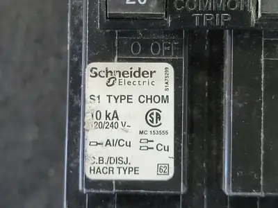 USED SCHNEIDER ELECTRIC CHOM220