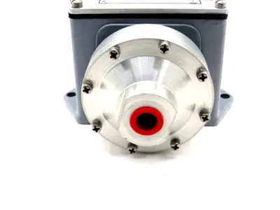 NEW CUSTOM CONTROL SENSORS 646VE1 VACUUM SWITCH