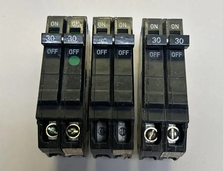 Used GE THQP230 Miscellaneous Equipment (Electrical & Power) | Surplus Asset Holdings #1197334