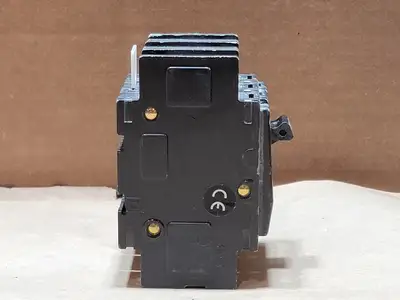 USED SQUARE D QOU330