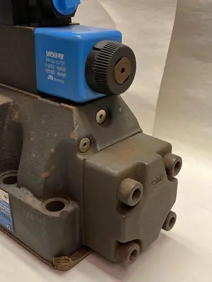USED VICKERS DC5V-8-S-6C-TM-FW-B-10