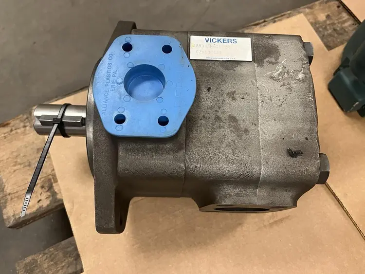 Used VICKERS 35V30AF-1D22R-02-137654 Hydraulic Pumps Ohio US | Surplus Asset Holdings #1226184