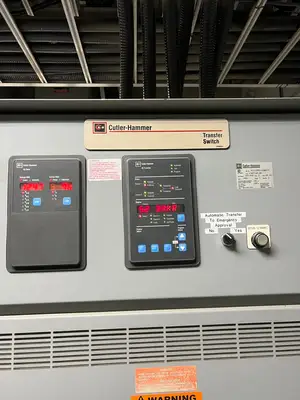 Advantage 2100 MCC, 600V, 3-Ph, 1200A, 10 Sections w/ Transfer Switch