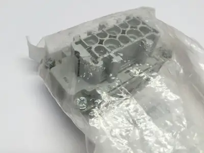 New | in-Stock PHOENIX CONTACT 1648186 Inserts (Misc) | Maverick Industrial Sales #1108435