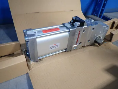 USED DESTACO 82M3ND0006NL81