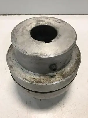 USED MAGNALOY COUPLINGS 700 / COUPLING
