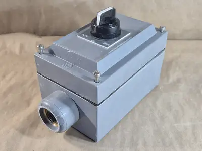 NEW ALLEN-BRADLEY 800H-2HZ4R