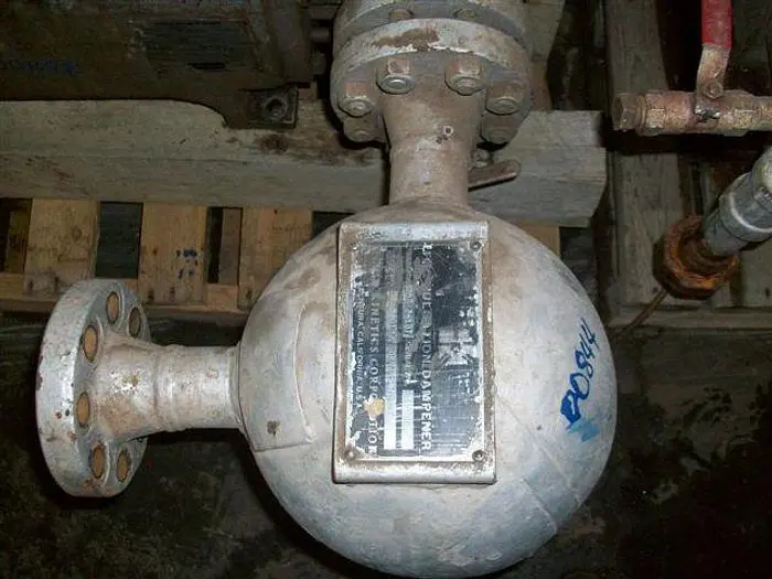 Used FLUID KINETICS PDS 2-10L PULSATION DAMPENER / ACCUMULATOR Automotive Parts Saskatchewan CA | Chad Equipment #466695