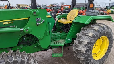USED 2013 JOHN DEERE 5055E