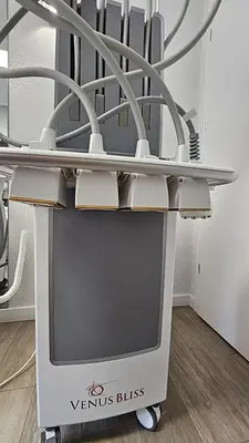 USED 2022 VENUS BLISS ADVANCED NON-INVASIVE LIPOLYSIS MACHINE