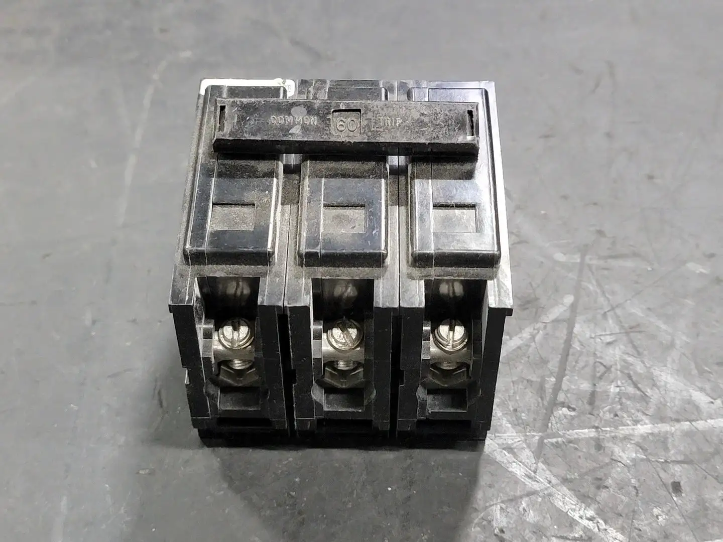 USED CUTLER-HAMMER BAB3060H