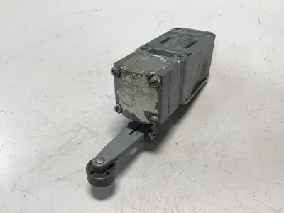 USED RB DENISON CDJD053