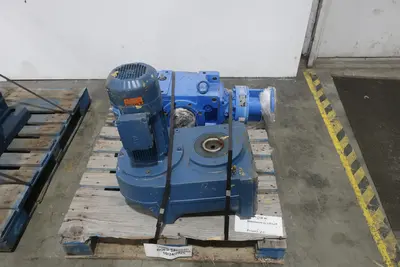 3 PALLETS OF ASSORTED GEAR REDUCERS