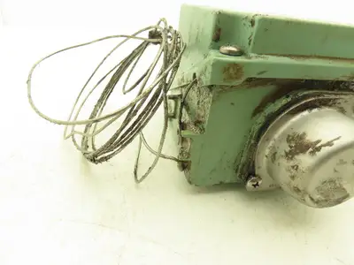 Barksdale THR-L2S-10X-Q10 Temperature Switch 125/250/480VAC 25-325°F