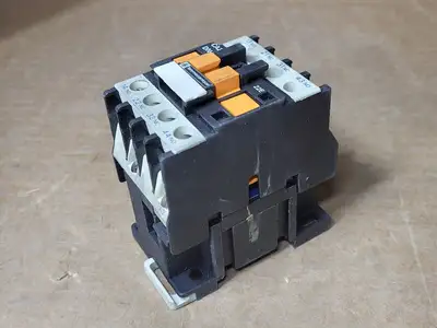 NEW TELEMECANIQUE CA2DN22G6