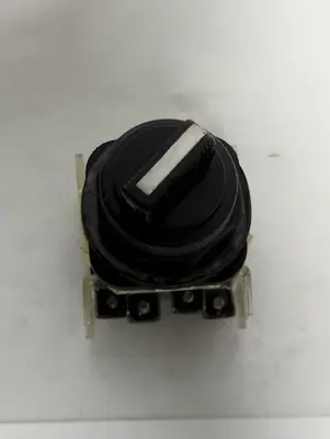 Used ALLEN-BRADLEY 800H-JR2KC1 Relays & Switches Ohio US | Surplus Asset Holdings #1553672