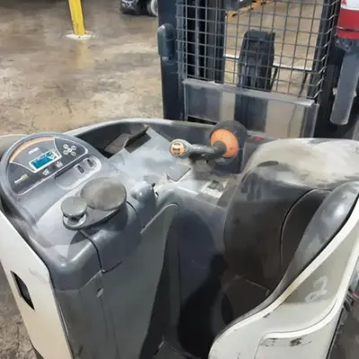 USED 2016 CROWN RR5725-45