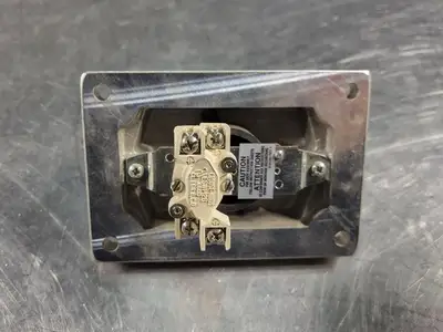 Used CROUSE-HINDS DSD923SA Switchgears British Columbia CA | Lenmark #239304