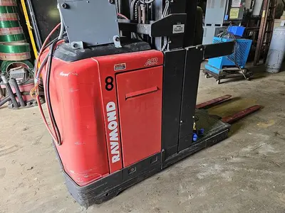 USED 2016 RAYMOND 560-OPC30TT
