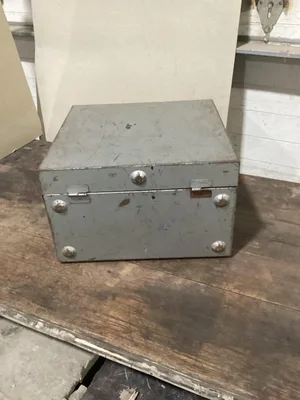 Associated Research Variable Voltage Meg-Chek;  120VAC 60 Hz 2A