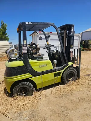 Used JOSLYN CLARK CQ25L 4-Wheel Sit down Electric Counterbalance Forklifts California US | nands #1319122