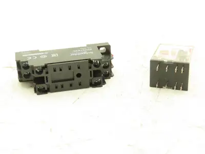 Omron MY2N-GS Relay 8-Pin 2 Pole LED Indicator 220/240VAC Coil w/ Base Lot of 42