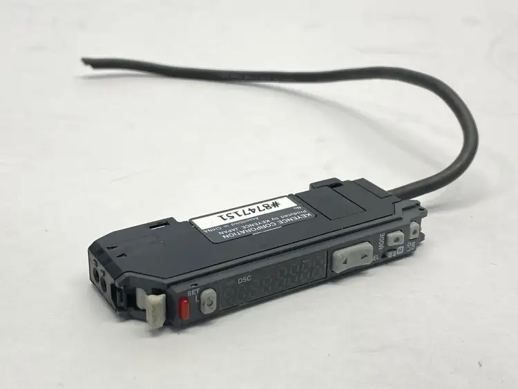 Used KEYENCE FIBER AMPLIFIER MAIN UNIT 7" CABLE NO COVER Photoelectric Sensors Michigan US | Maverick Industrial Sales #1096009