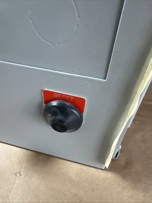 NEW Eaton GE206DEASC12