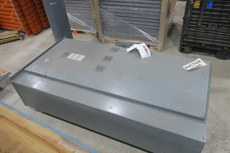 Used SQUARE D HU368R-EI2-VW Switchgears Ohio US | Aucto #1396777