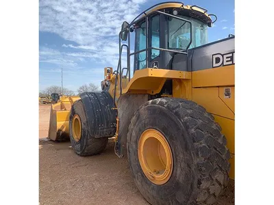 2015 John Deere 824K-II