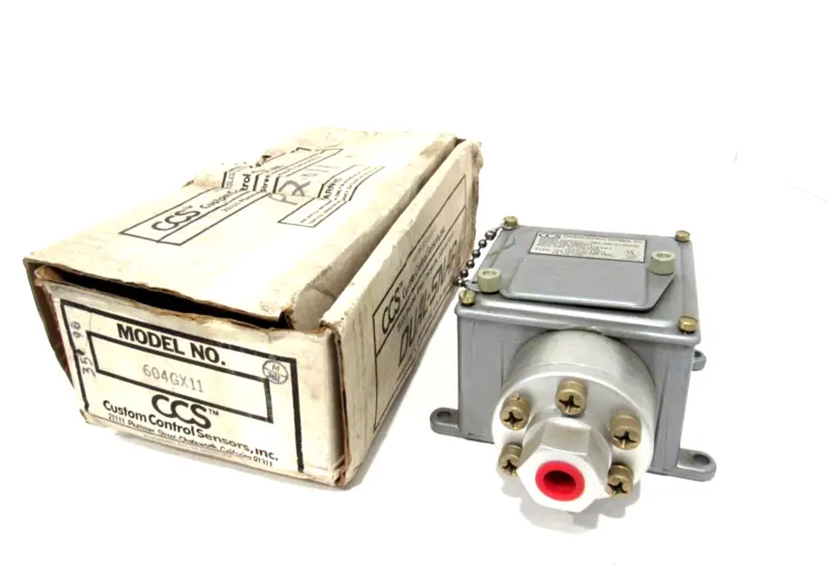 New | in-Stock CUSTOM CONTROL SENSORS _UNKNOWN_ Pressure Switches | SB Industrial Supply #814352