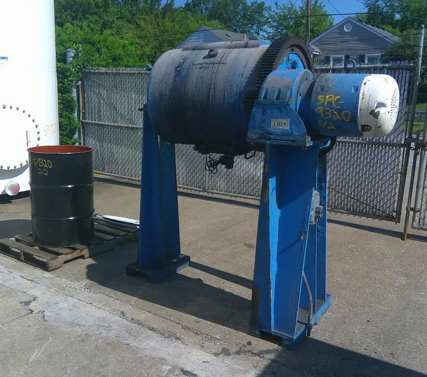 SPC9320  Mill 27" OD x 37" long ball mill 5 hp, CS