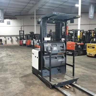 USED 2016 CROWN SP3510-30