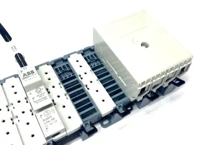 USED ABB SMISSLINE TP MODULAR DISTRIBUTION SYSTEM ZLS905E22-3LNLALB