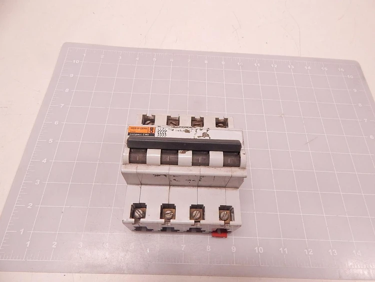 Used MERLIN GERIN _UNKNOWN_ Circuit Breakers Texas US | OCO Industrial #1676105