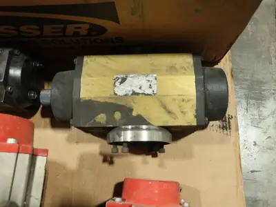 2 PALLETS OF ASSORTED ACTUATORS, JAMESBURY, HYTORK, DRESSER, ALLEN SHERMAN- HOFF, TRIAC CONTROLS