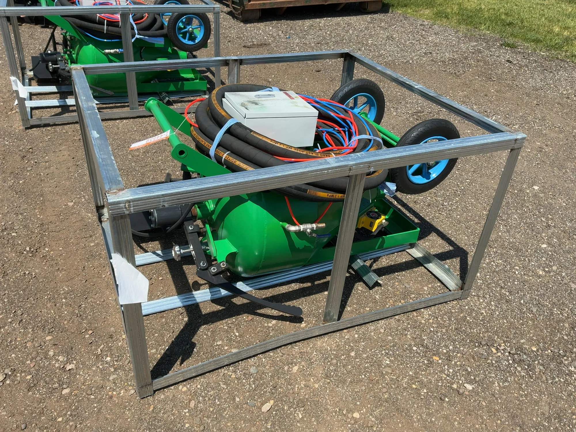 New JCT DB500 Dustless Blasting Unit, Includes SHWL Sand Blast Hose W.P. : 1.2 MPa, Approximately 53...