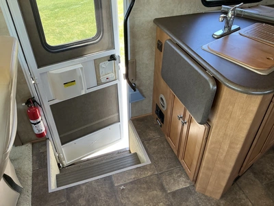 USED 2013 WINNEBAGO F53